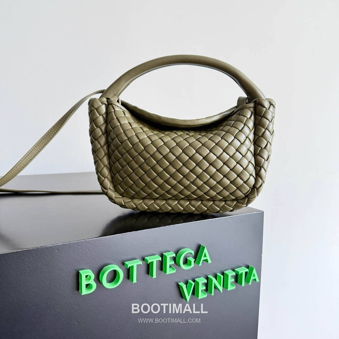 Bottega Veneta Mini Cobble Bag Lambskin Leather Khaki Top Handle Bag 보테가 베네타 미니 코블 백 램스킨 레더 카키 탑핸들백 23cm 4