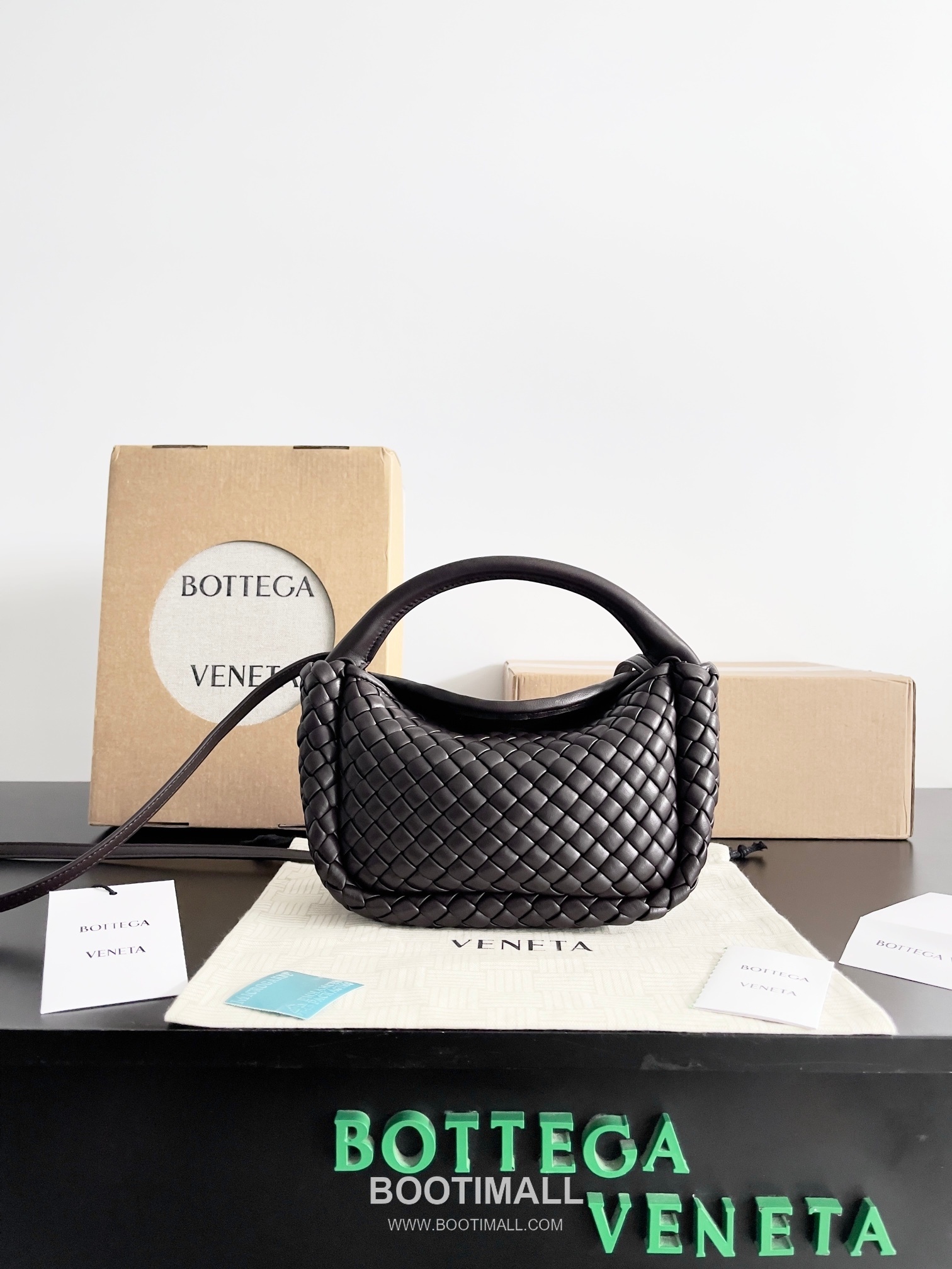 Bottega Veneta Mini Cobble Bag Lambskin Leather Khaki Top Handle Bag 보테가 베네타 미니 코블 백 램스킨 레더 카키 탑핸들백 23cm 4