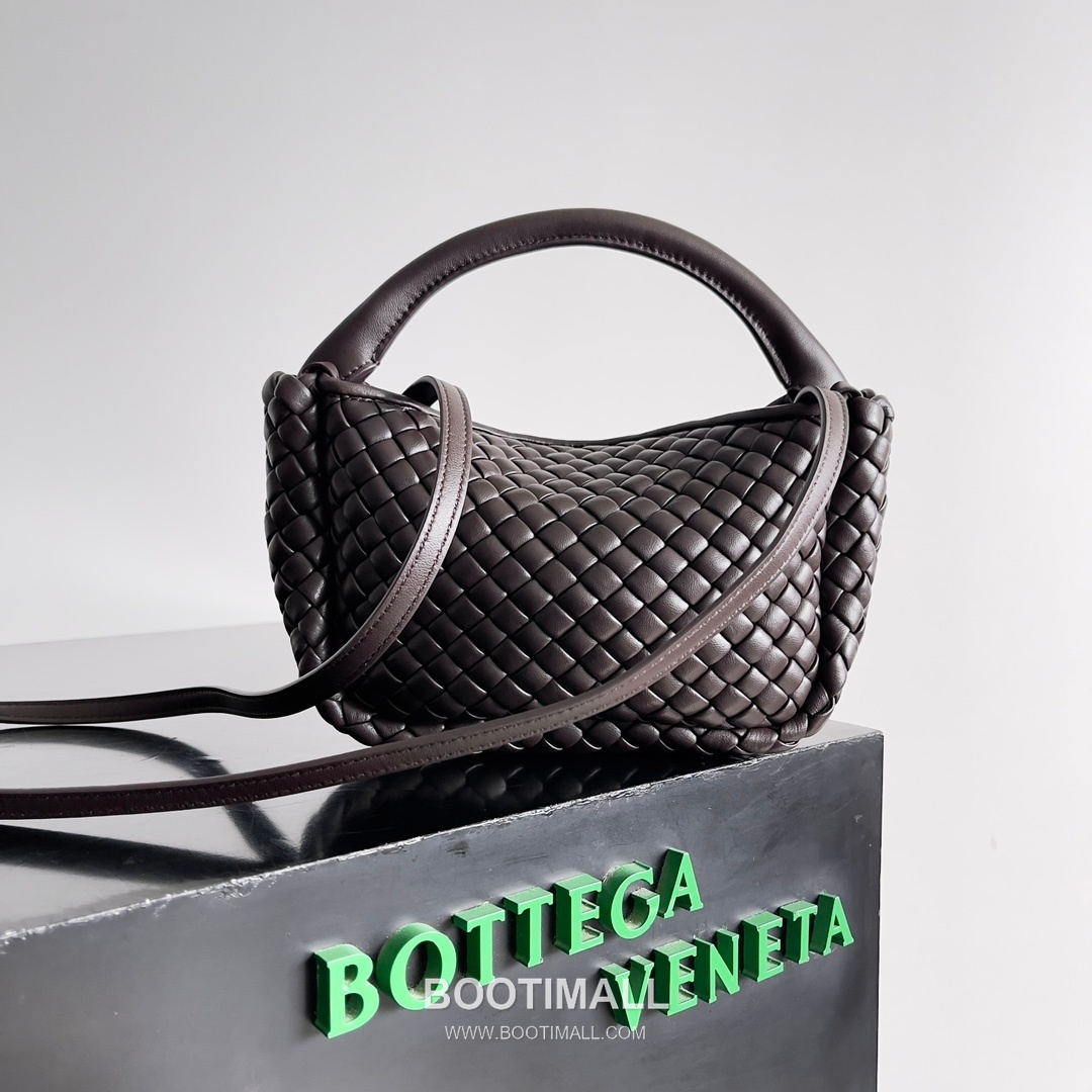 Bottega Veneta Mini Cobble Bag Lambskin Leather Khaki Top Handle Bag 보테가 베네타 미니 코블 백 램스킨 레더 카키 탑핸들백 23cm 7