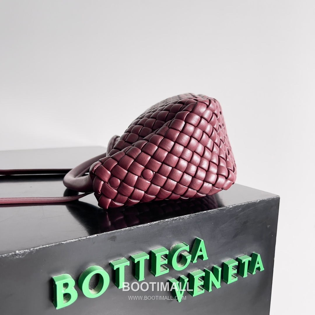 Bottega Veneta Mini Cobble Bag Lambskin Leather Khaki Top Handle Bag 보테가 베네타 미니 코블 백 램스킨 레더 카키 탑핸들백 23cm 8