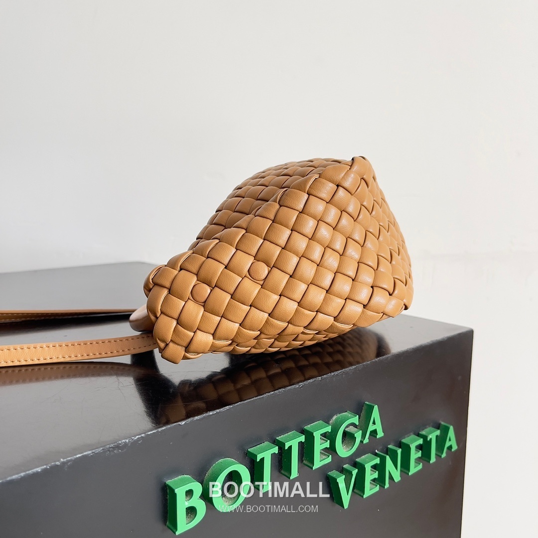 Bottega Veneta Mini Cobble Bag Lambskin Leather Khaki Top Handle Bag 보테가 베네타 미니 코블 백 램스킨 레더 카키 탑핸들백 23cm 3