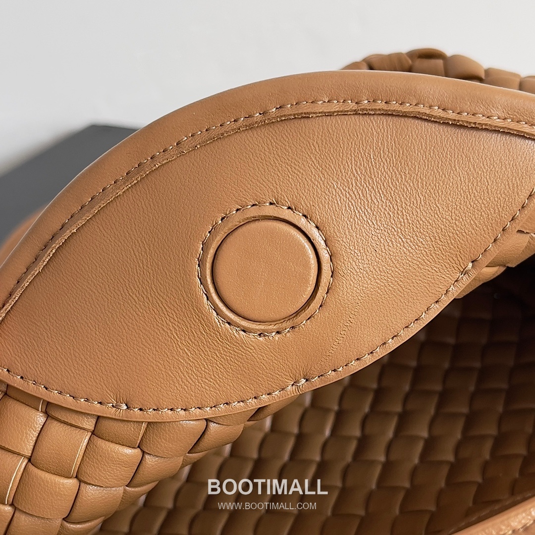 Bottega Veneta Mini Cobble Bag Lambskin Leather Khaki Top Handle Bag 보테가 베네타 미니 코블 백 램스킨 레더 카키 탑핸들백 23cm 8