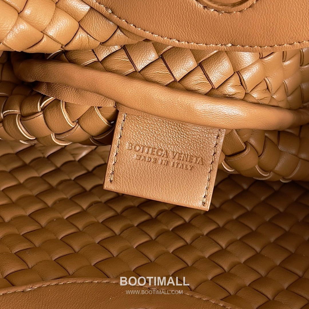 Bottega Veneta Mini Cobble Bag Lambskin Leather Khaki Top Handle Bag 보테가 베네타 미니 코블 백 램스킨 레더 카키 탑핸들백 23cm 10