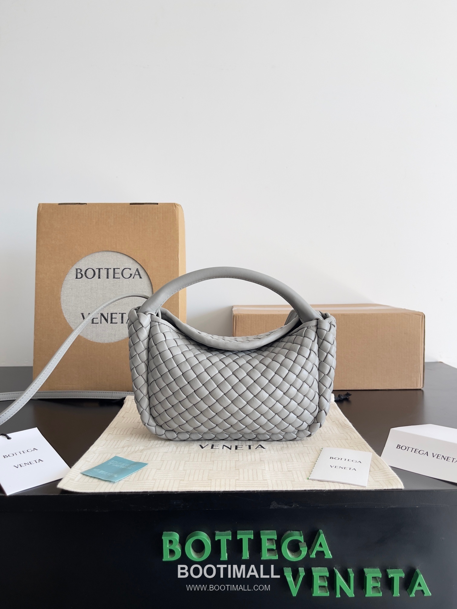 Bottega Veneta Mini Cobble Bag Lambskin Leather Khaki Top Handle Bag 보테가 베네타 미니 코블 백 램스킨 레더 카키 탑핸들백 23cm 1