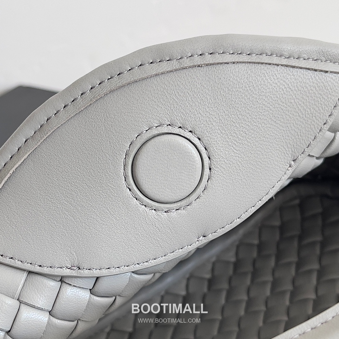 Bottega Veneta Mini Cobble Bag Lambskin Leather Khaki Top Handle Bag 보테가 베네타 미니 코블 백 램스킨 레더 카키 탑핸들백 23cm 8