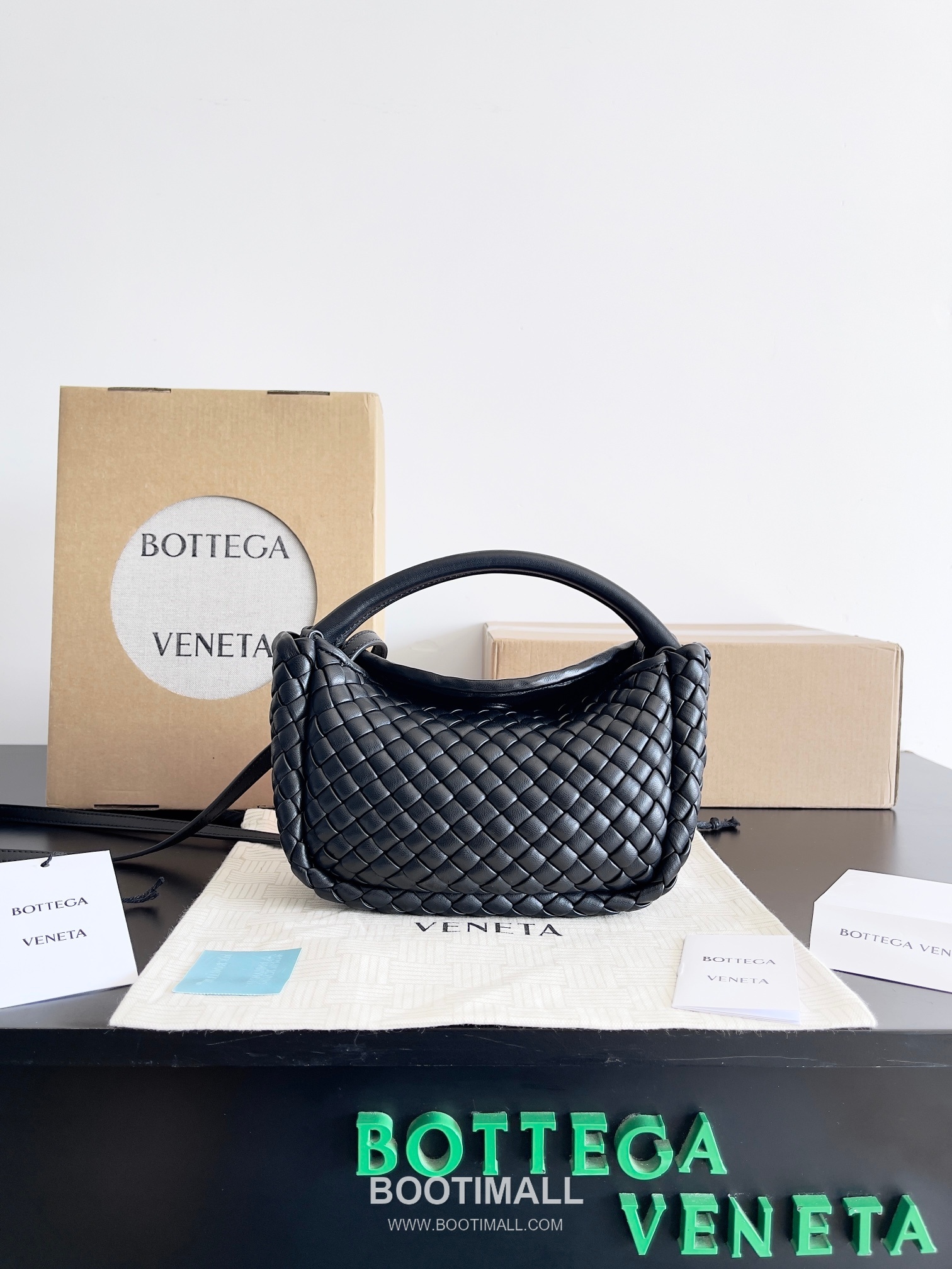 Bottega Veneta Mini Cobble Bag Lambskin Leather Khaki Top Handle Bag 보테가 베네타 미니 코블 백 램스킨 레더 카키 탑핸들백 23cm 1