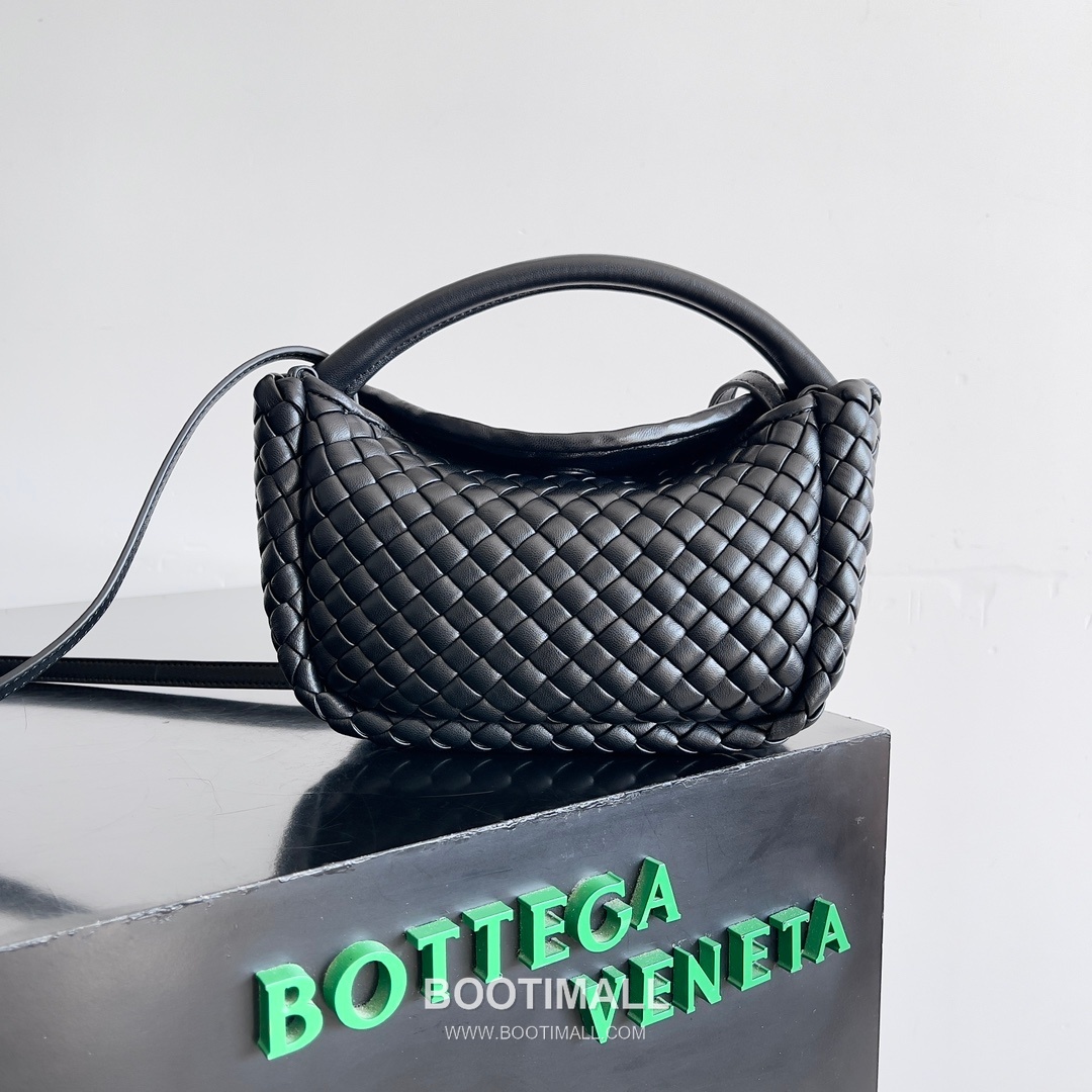 Bottega Veneta Mini Cobble Bag Lambskin Leather Khaki Top Handle Bag 보테가 베네타 미니 코블 백 램스킨 레더 카키 탑핸들백 23cm 2