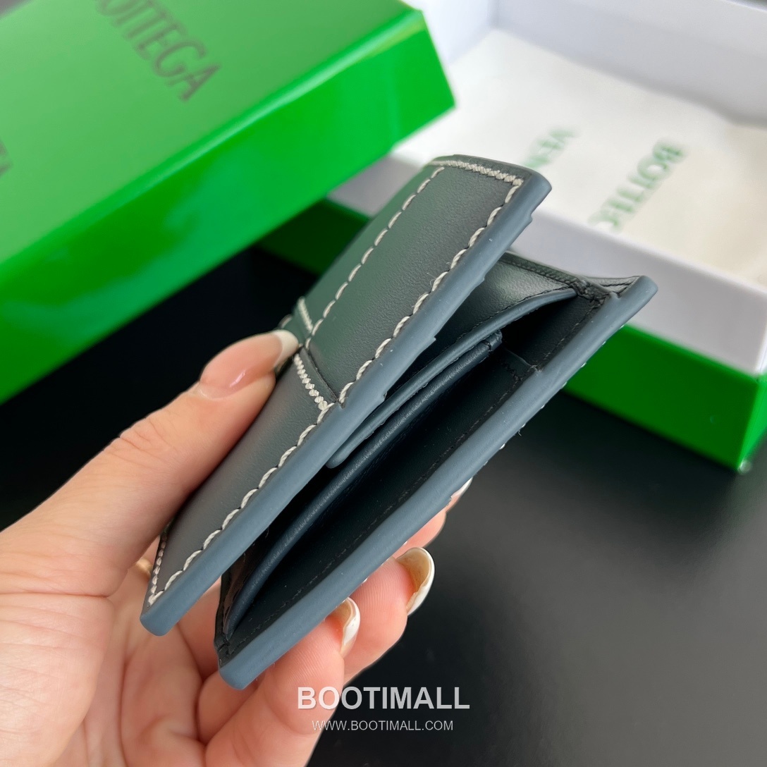 Bottega Veneta Intrecciato Bifold Calfskin Leather Gray Bifold Wallet 보테가 베네타 인트레치아토 반지갑 카프스킨 레더 그레이 11cm 2