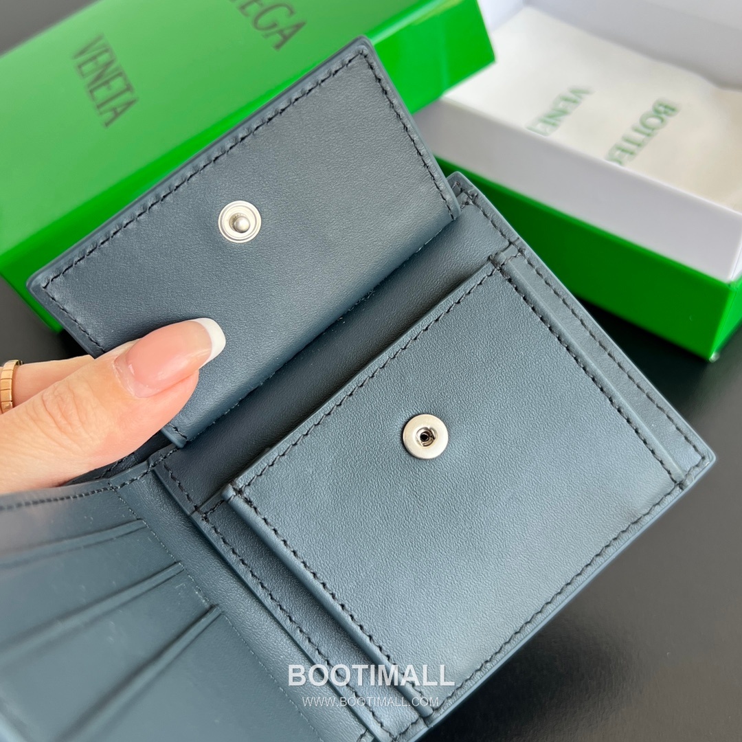 Bottega Veneta Intrecciato Bifold Calfskin Leather Gray Bifold Wallet 보테가 베네타 인트레치아토 반지갑 카프스킨 레더 그레이 11cm 7