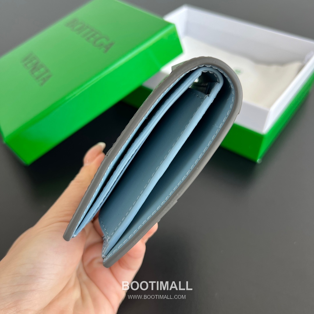 Bottega Veneta Intrecciato Bifold Calfskin Leather Gray Bifold Wallet 보테가 베네타 인트레치아토 반지갑 카프스킨 레더 그레이 11cm 12