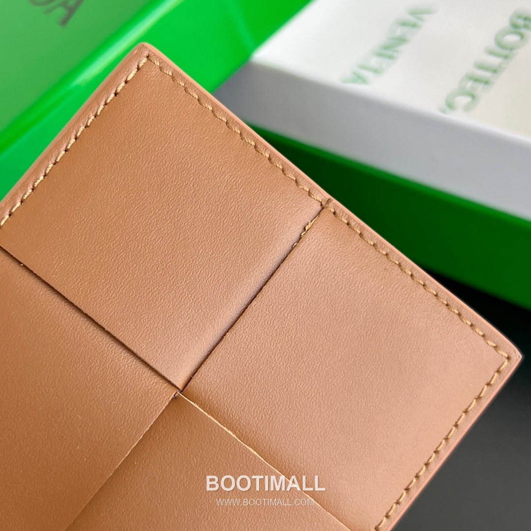 Bottega Veneta Intrecciato Bifold Calfskin Leather Gray Bifold Wallet 보테가 베네타 인트레치아토 반지갑 카프스킨 레더 그레이 11cm 26