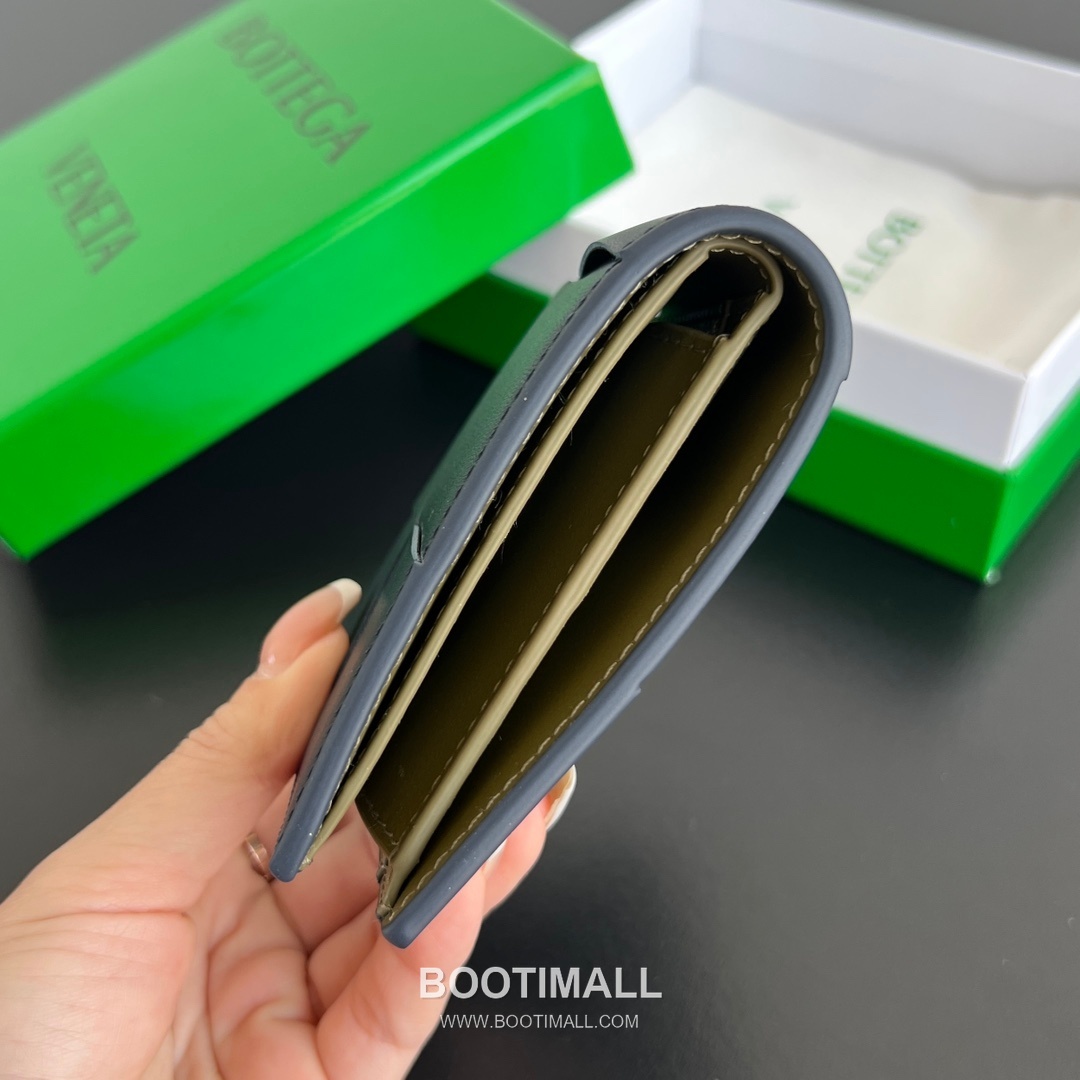 Bottega Veneta Intrecciato Bifold Calfskin Leather Gray Bifold Wallet 보테가 베네타 인트레치아토 반지갑 카프스킨 레더 그레이 11cm 29