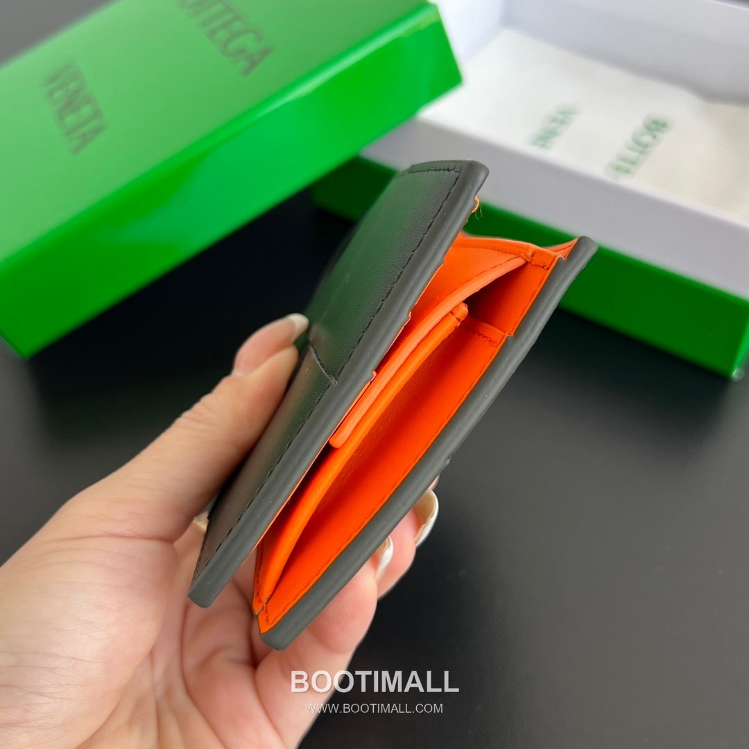 Bottega Veneta Intrecciato Bifold Calfskin Leather Gray Bifold Wallet 보테가 베네타 인트레치아토 반지갑 카프스킨 레더 그레이 11cm 37