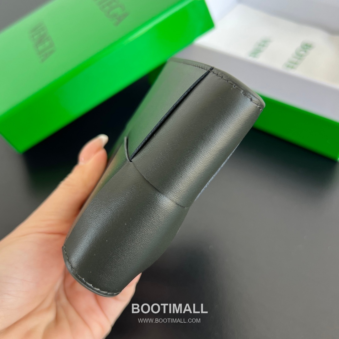 Bottega Veneta Intrecciato Bifold Calfskin Leather Gray Bifold Wallet 보테가 베네타 인트레치아토 반지갑 카프스킨 레더 그레이 11cm 39