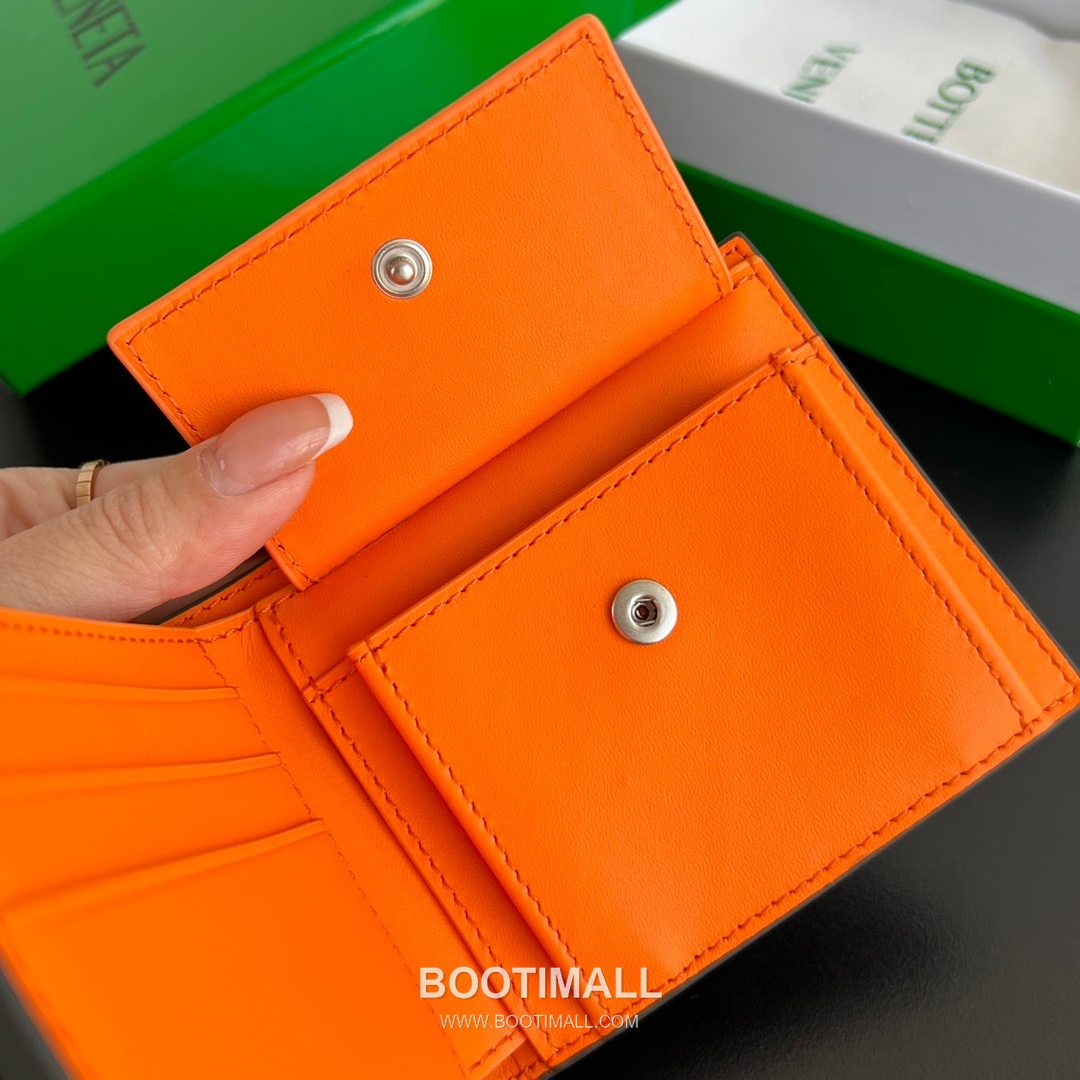 Bottega Veneta Intrecciato Bifold Calfskin Leather Gray Bifold Wallet 보테가 베네타 인트레치아토 반지갑 카프스킨 레더 그레이 11cm 42