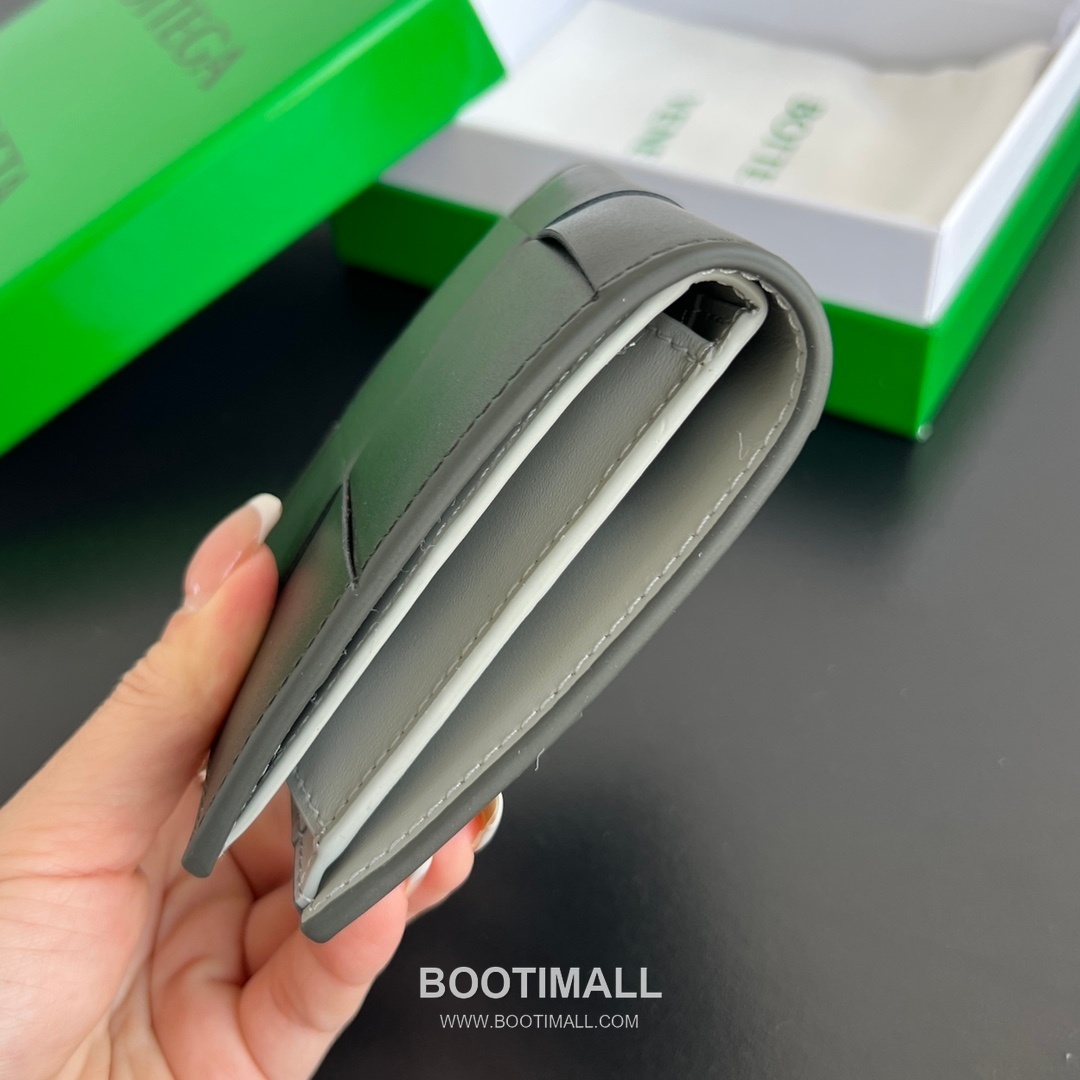 Bottega Veneta Intrecciato Bifold Calfskin Leather Gray Bifold Wallet 보테가 베네타 인트레치아토 반지갑 카프스킨 레더 그레이 11cm 47