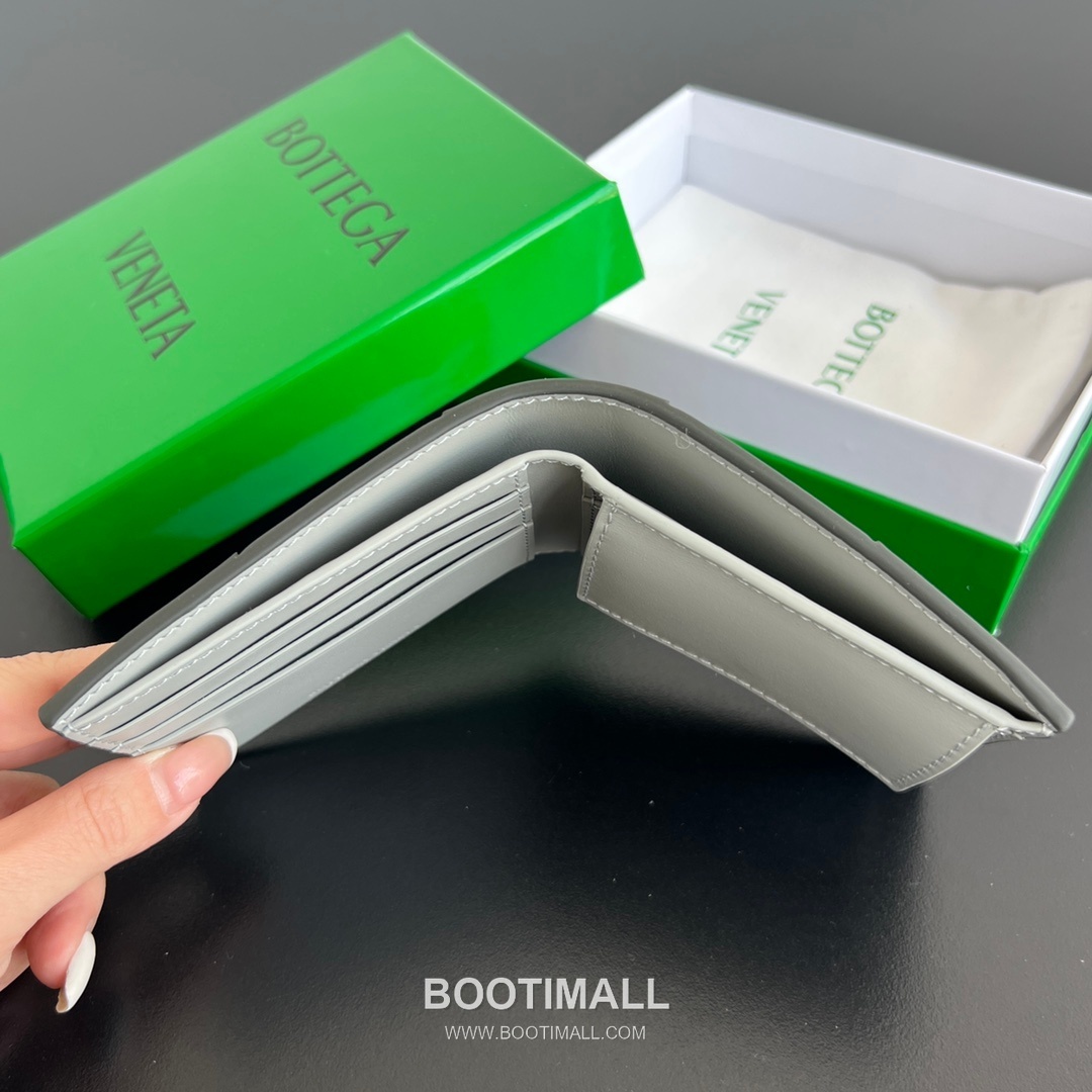 Bottega Veneta Intrecciato Bifold Calfskin Leather Gray Bifold Wallet 보테가 베네타 인트레치아토 반지갑 카프스킨 레더 그레이 11cm 50