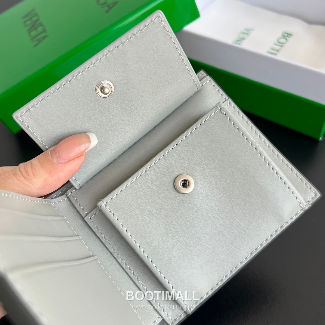 Bottega Veneta Intrecciato Bifold Calfskin Leather Gray Bifold Wallet 보테가 베네타 인트레치아토 반지갑 카프스킨 레더 그레이 11cm 51