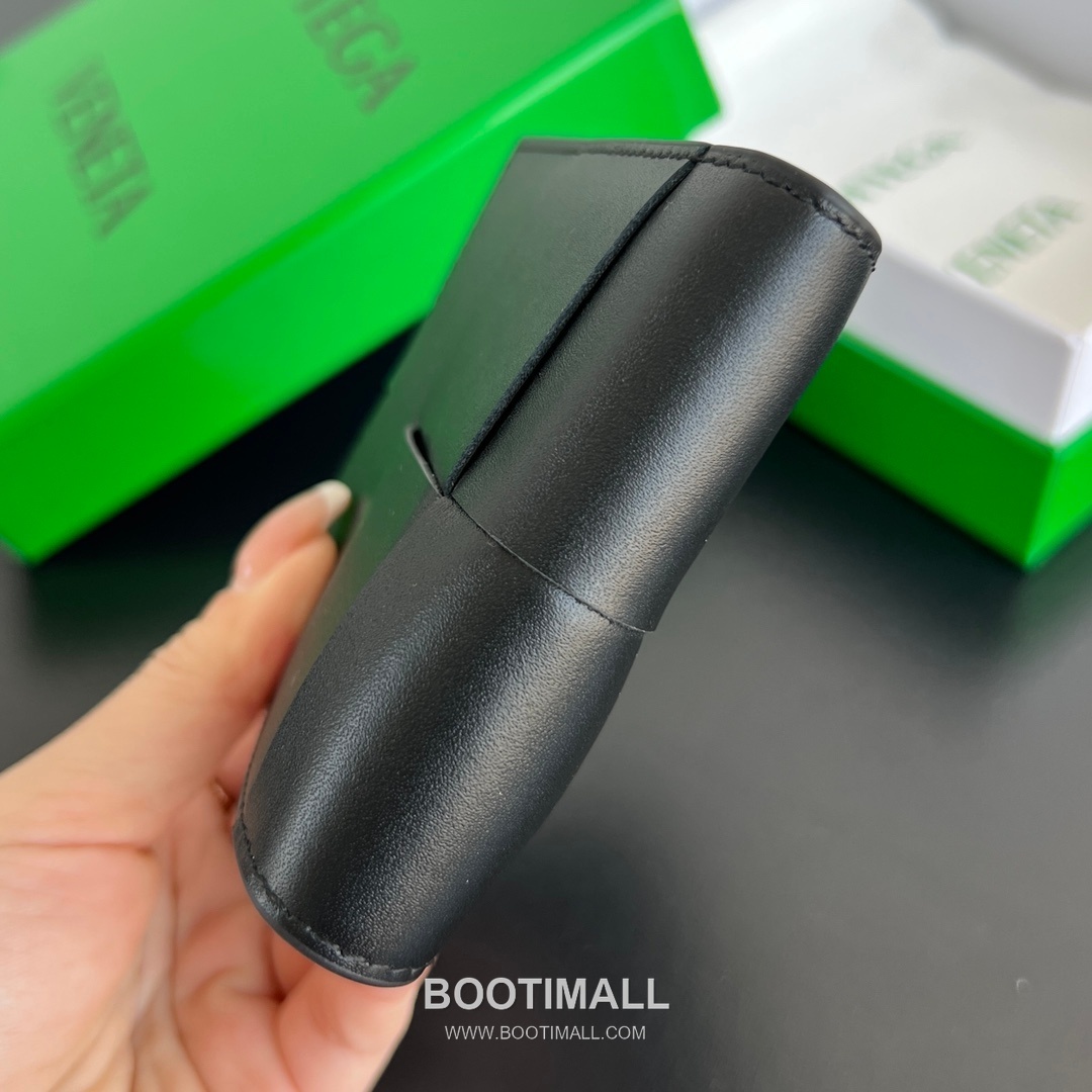 Bottega Veneta Intrecciato Bifold Calfskin Leather Gray Bifold Wallet 보테가 베네타 인트레치아토 반지갑 카프스킨 레더 그레이 11cm 57