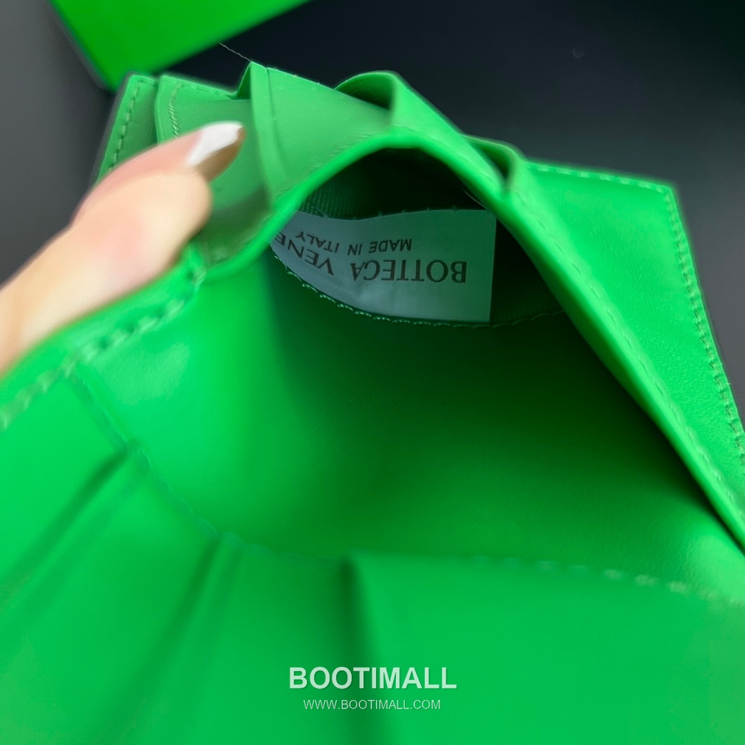 Bottega Veneta Intrecciato Bifold Calfskin Leather Gray Bifold Wallet 보테가 베네타 인트레치아토 반지갑 카프스킨 레더 그레이 11cm 61