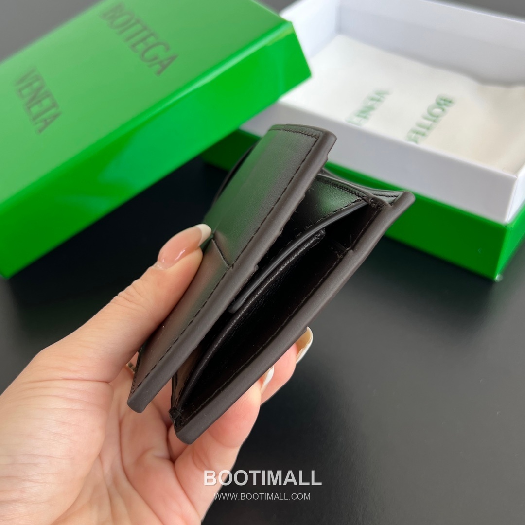 Bottega Veneta Intrecciato Bifold Calfskin Leather Gray Bifold Wallet 보테가 베네타 인트레치아토 반지갑 카프스킨 레더 그레이 11cm 64