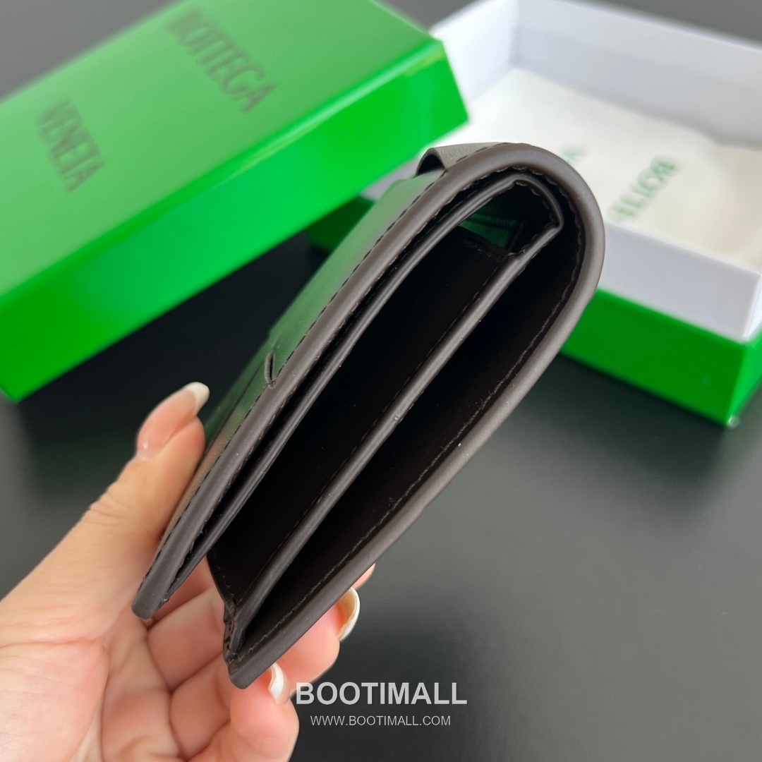 Bottega Veneta Intrecciato Bifold Calfskin Leather Gray Bifold Wallet 보테가 베네타 인트레치아토 반지갑 카프스킨 레더 그레이 11cm 65