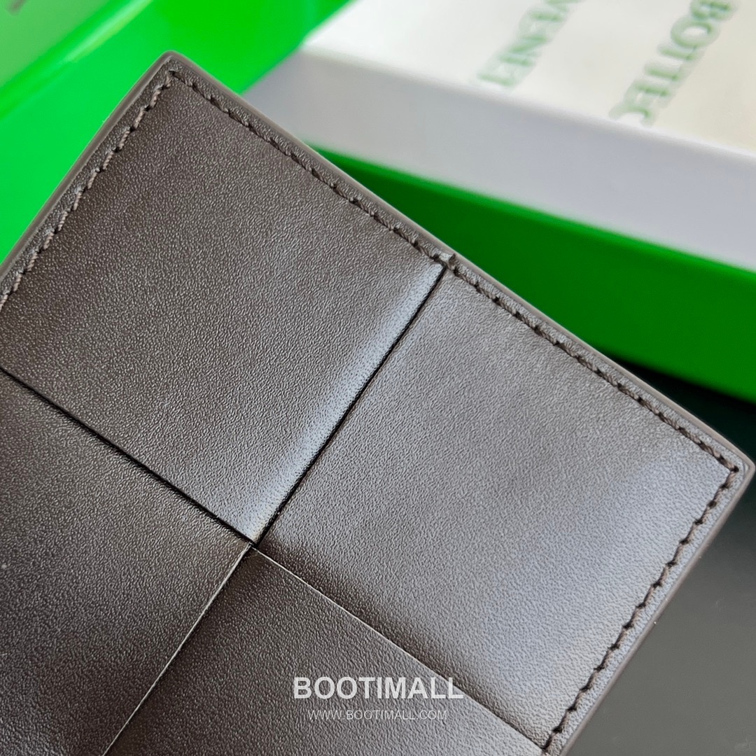 Bottega Veneta Intrecciato Bifold Calfskin Leather Gray Bifold Wallet 보테가 베네타 인트레치아토 반지갑 카프스킨 레더 그레이 11cm 71