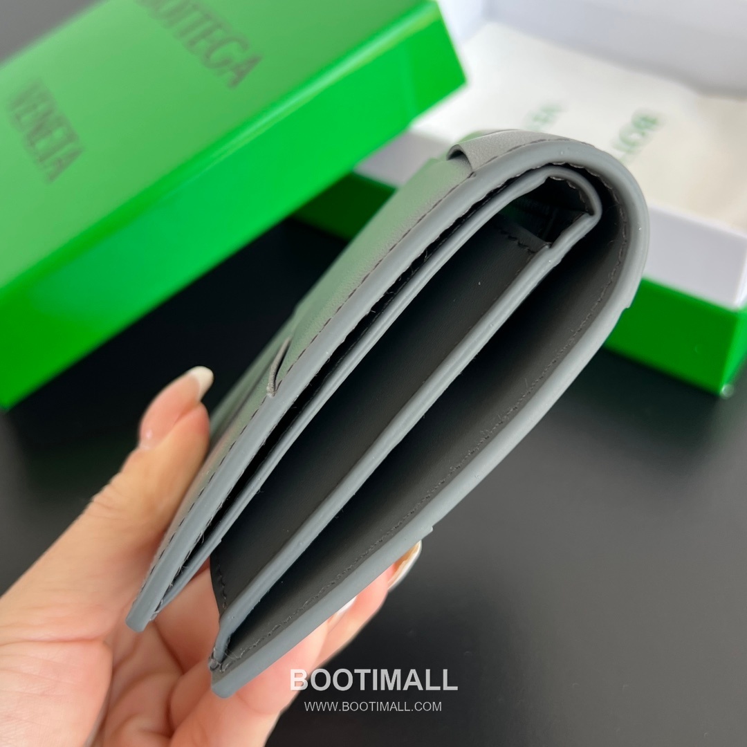 Bottega Veneta Intrecciato Bifold Calfskin Leather Gray Bifold Wallet 보테가 베네타 인트레치아토 반지갑 카프스킨 레더 그레이 11cm 74