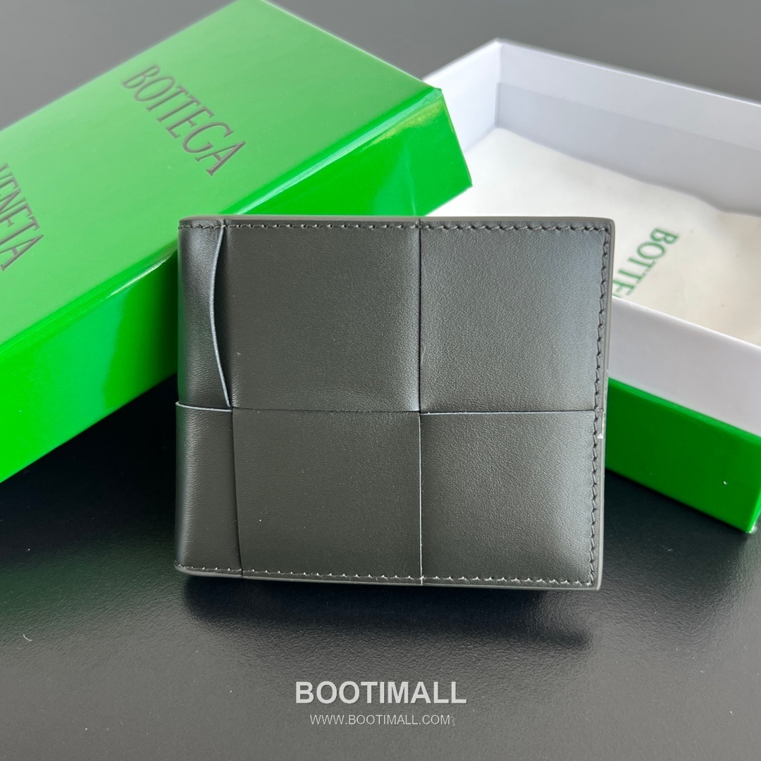 Bottega Veneta Intrecciato Bifold Calfskin Leather Gray Bifold Wallet 보테가 베네타 인트레치아토 반지갑 카프스킨 레더 그레이 11cm 81