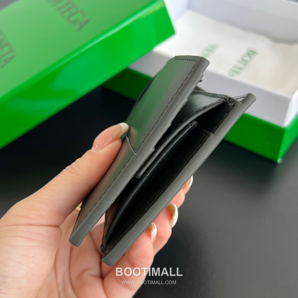 Bottega Veneta Intrecciato Bifold Calfskin Leather Gray Bifold Wallet 보테가 베네타 인트레치아토 반지갑 카프스킨 레더 그레이 11cm 82