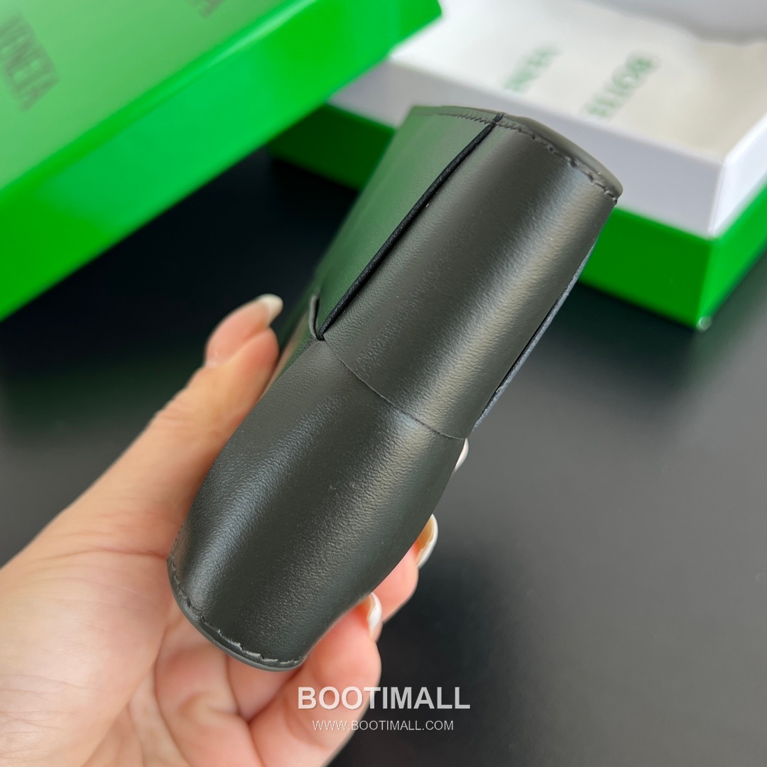 Bottega Veneta Intrecciato Bifold Calfskin Leather Gray Bifold Wallet 보테가 베네타 인트레치아토 반지갑 카프스킨 레더 그레이 11cm 84