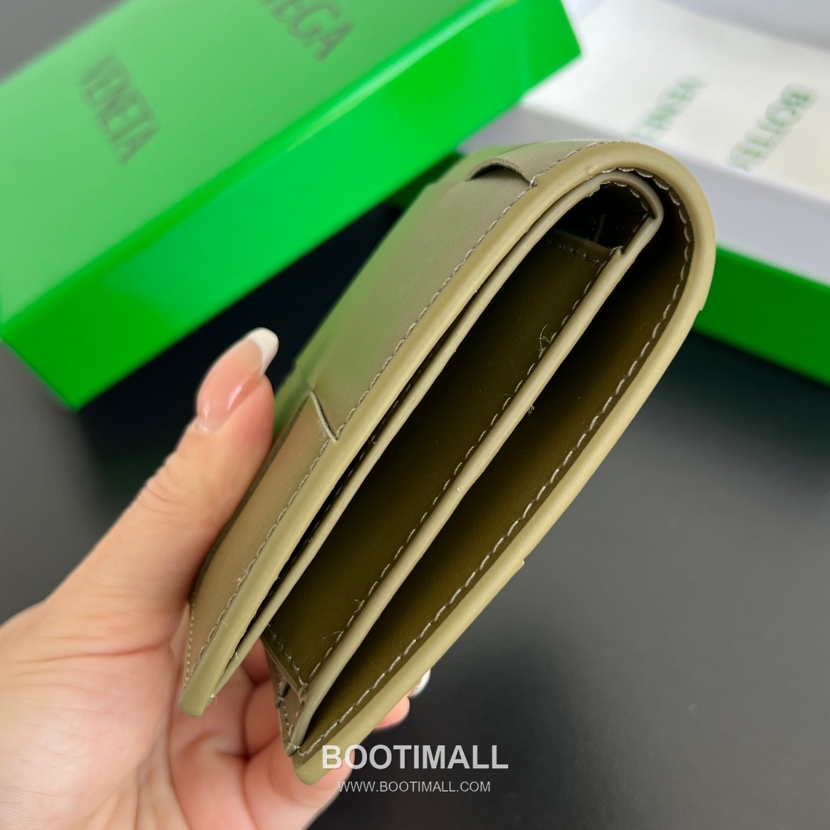 Bottega Veneta Intrecciato Bifold Calfskin Leather Gray Bifold Wallet 보테가 베네타 인트레치아토 반지갑 카프스킨 레더 그레이 11cm 92