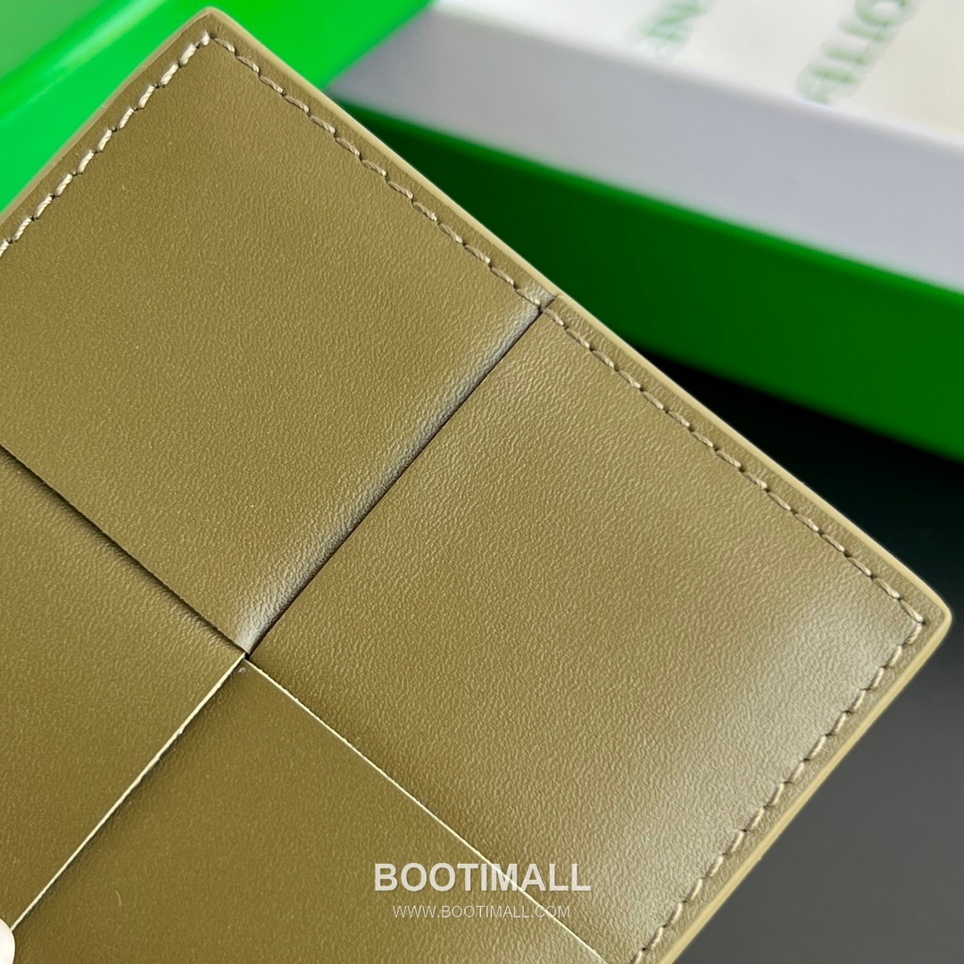 Bottega Veneta Intrecciato Bifold Calfskin Leather Gray Bifold Wallet 보테가 베네타 인트레치아토 반지갑 카프스킨 레더 그레이 11cm 98