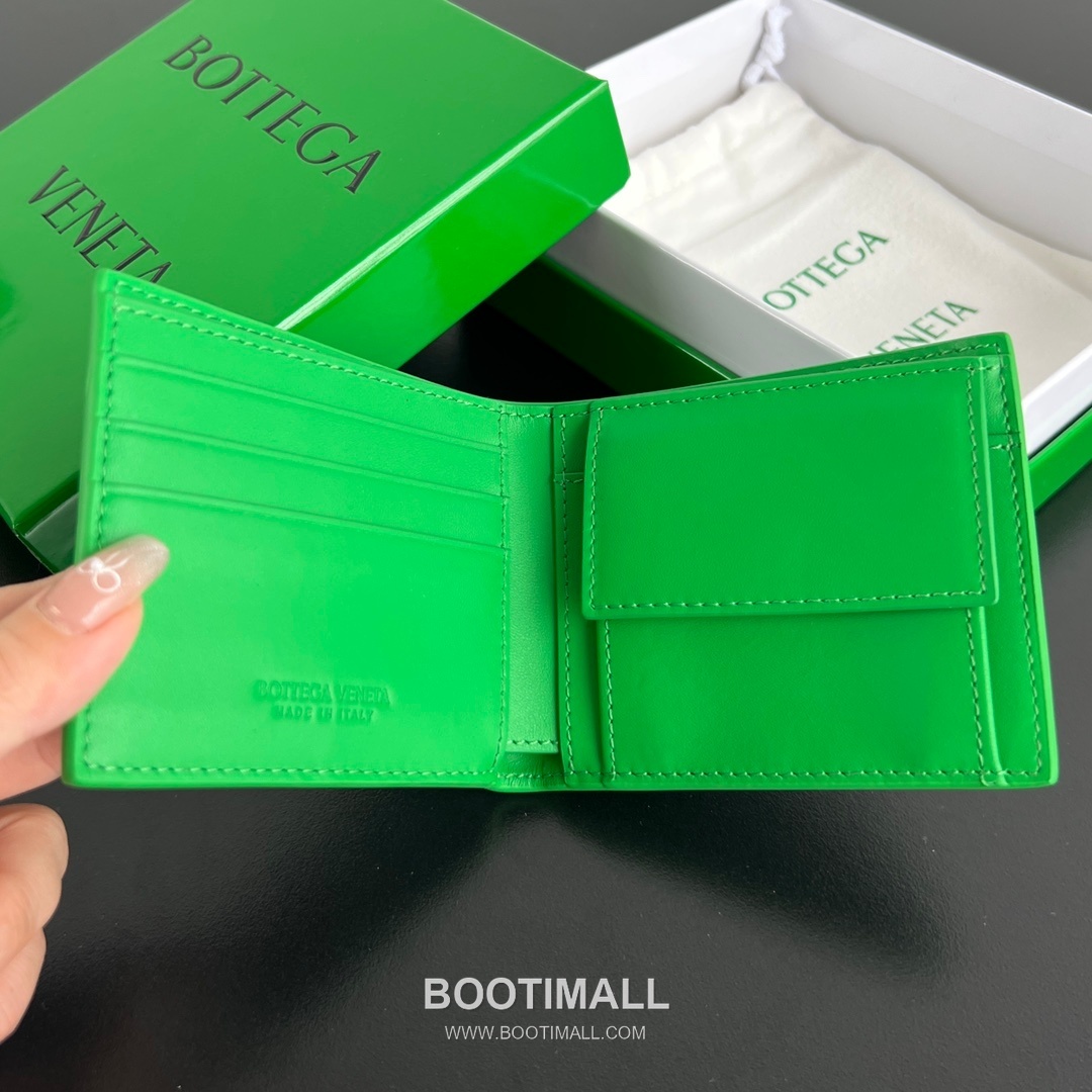 Bottega Veneta Intrecciato Bifold Calfskin Leather Gray Bifold Wallet 보테가 베네타 인트레치아토 반지갑 카프스킨 레더 그레이 11cm 103