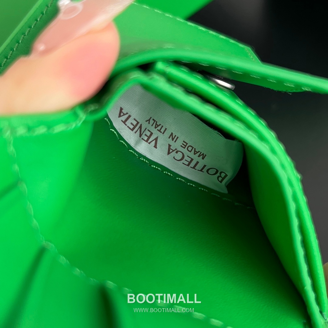 Bottega Veneta Intrecciato Bifold Calfskin Leather Gray Bifold Wallet 보테가 베네타 인트레치아토 반지갑 카프스킨 레더 그레이 11cm 107