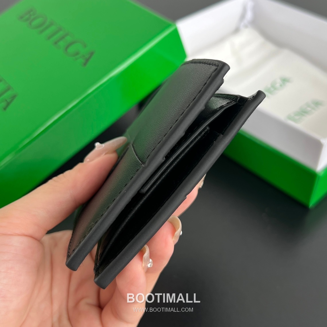 Bottega Veneta Intrecciato Bifold Calfskin Leather Gray Bifold Wallet 보테가 베네타 인트레치아토 반지갑 카프스킨 레더 그레이 11cm 109