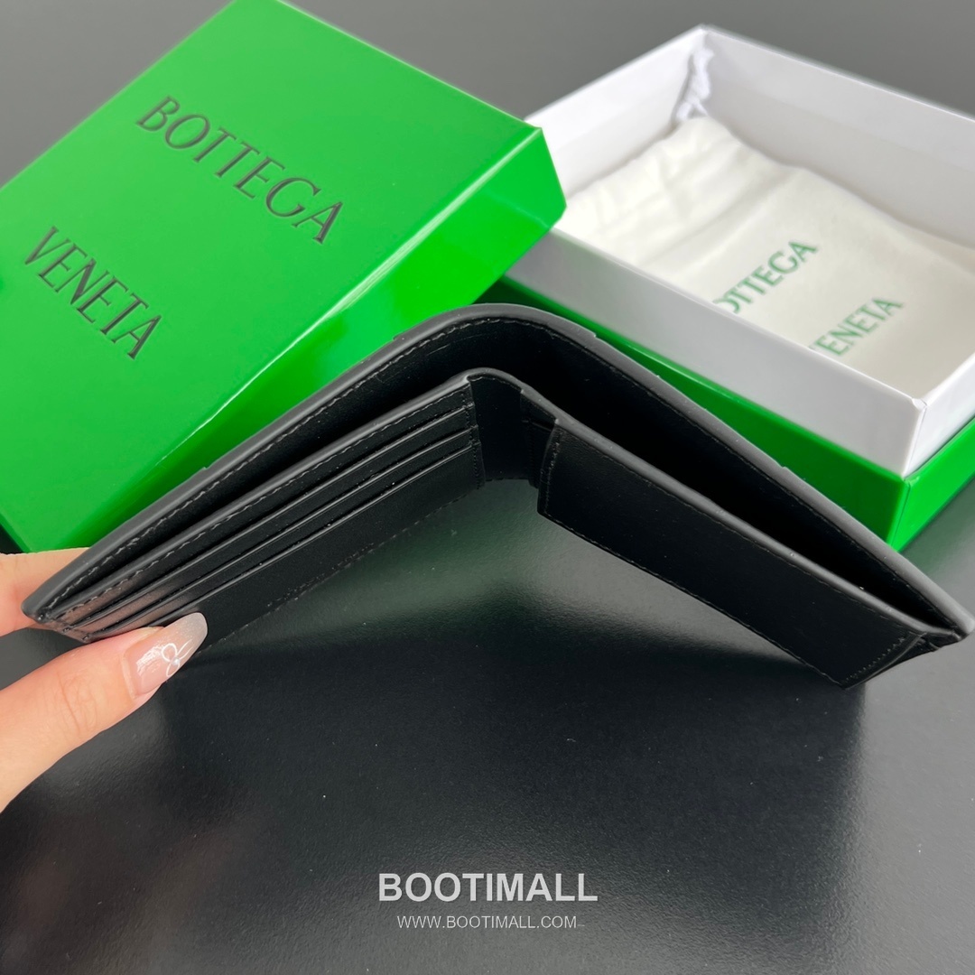 Bottega Veneta Intrecciato Bifold Calfskin Leather Gray Bifold Wallet 보테가 베네타 인트레치아토 반지갑 카프스킨 레더 그레이 11cm 113