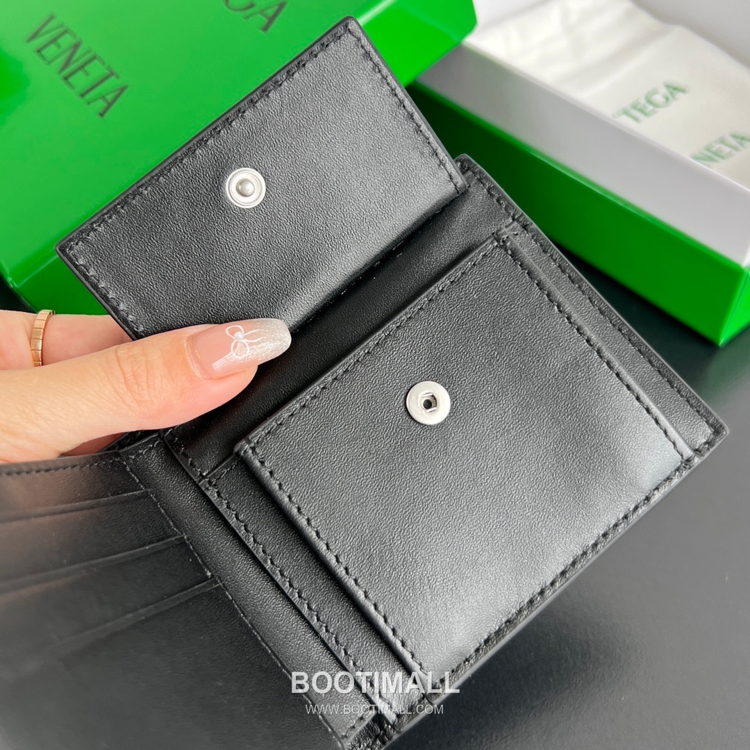 Bottega Veneta Intrecciato Bifold Calfskin Leather Gray Bifold Wallet 보테가 베네타 인트레치아토 반지갑 카프스킨 레더 그레이 11cm 114