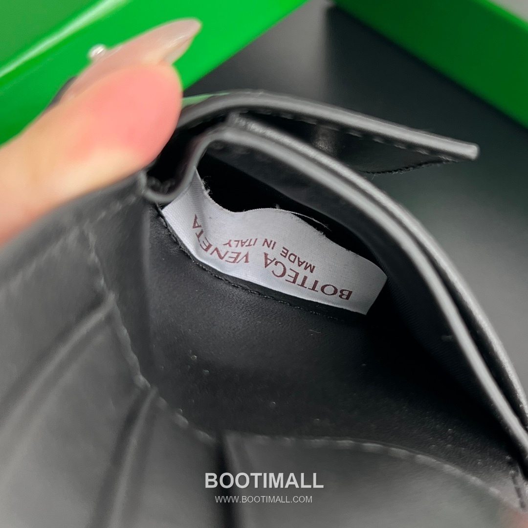 Bottega Veneta Intrecciato Bifold Calfskin Leather Gray Bifold Wallet 보테가 베네타 인트레치아토 반지갑 카프스킨 레더 그레이 11cm 116