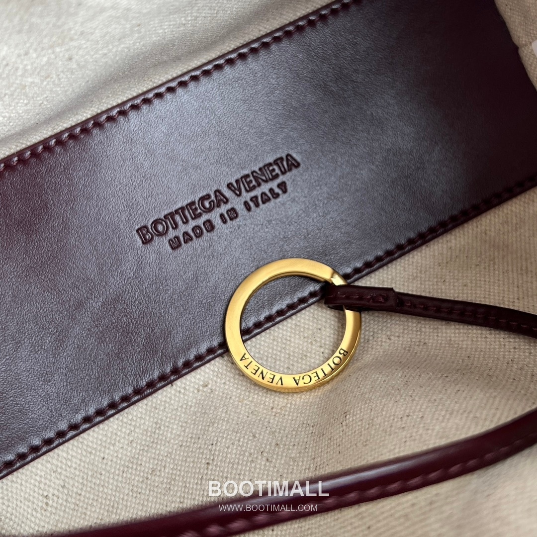 Bottega Veneta Loop Camera Bag Intrecciato Leather Black Crossbody Bag 보테가 베네타 루프 카메라백 인트레치아토 레더 블랙 크로스백 19cm 9