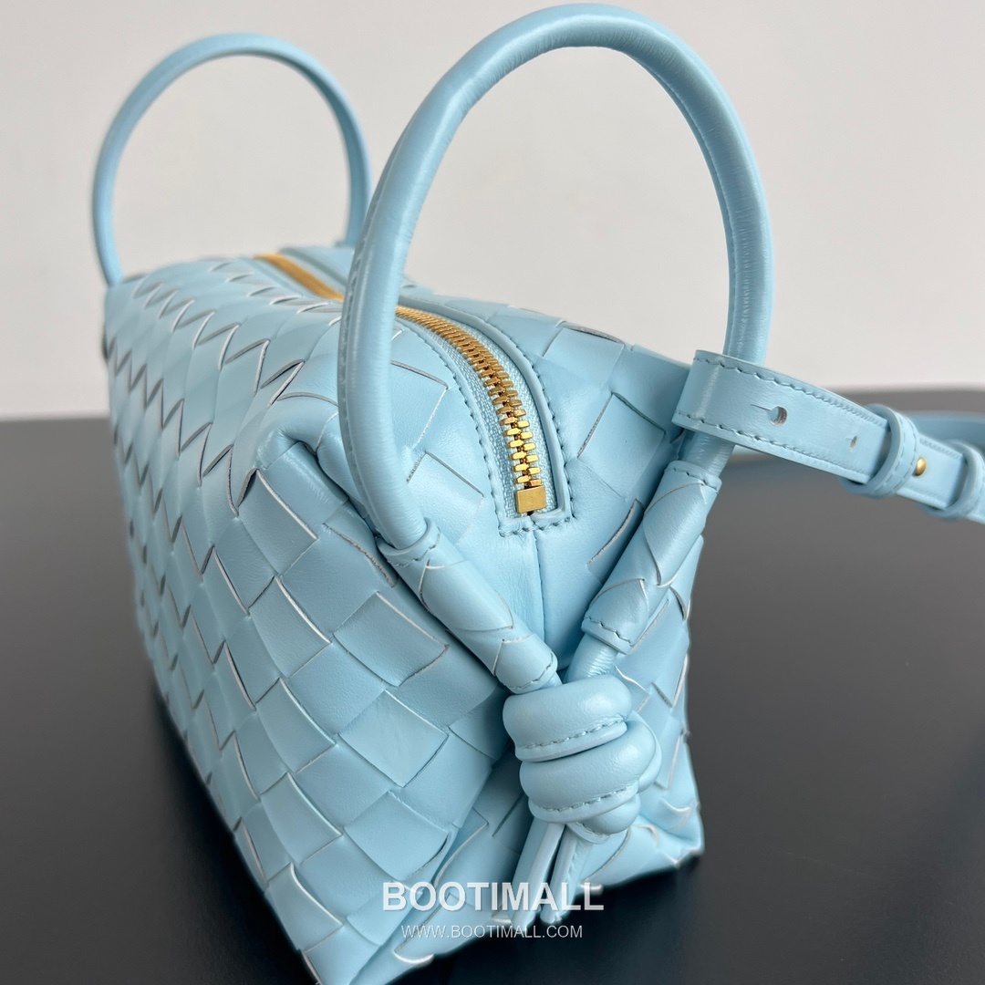 Bottega Veneta Loop Camera Bag Intrecciato Leather Black Crossbody Bag 보테가 베네타 루프 카메라백 인트레치아토 레더 블랙 크로스백 19cm 6