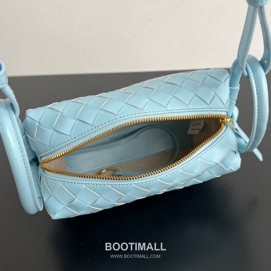 Bottega Veneta Loop Camera Bag Intrecciato Leather Black Crossbody Bag 보테가 베네타 루프 카메라백 인트레치아토 레더 블랙 크로스백 19cm 7