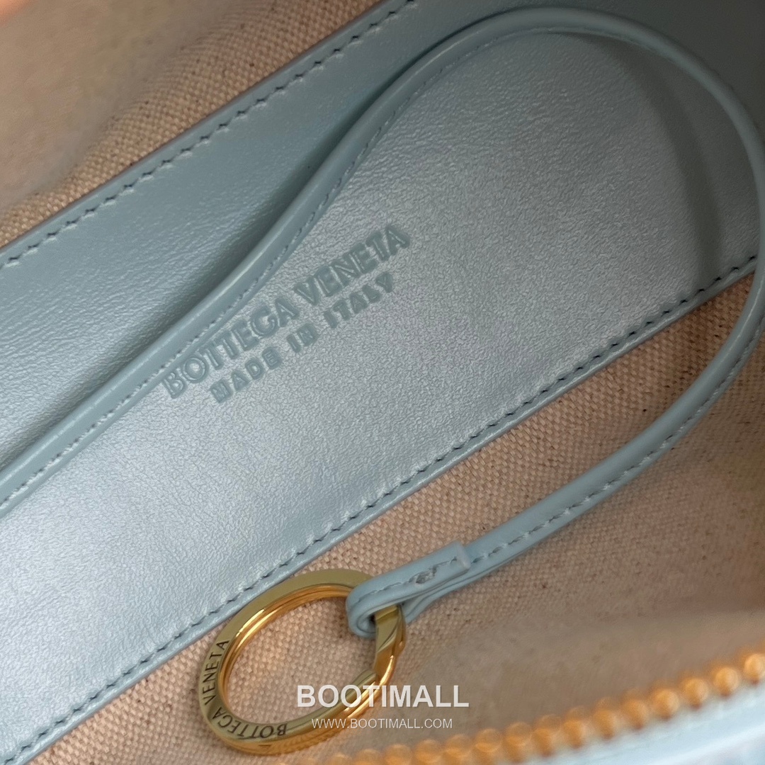 Bottega Veneta Loop Camera Bag Intrecciato Leather Black Crossbody Bag 보테가 베네타 루프 카메라백 인트레치아토 레더 블랙 크로스백 19cm 9