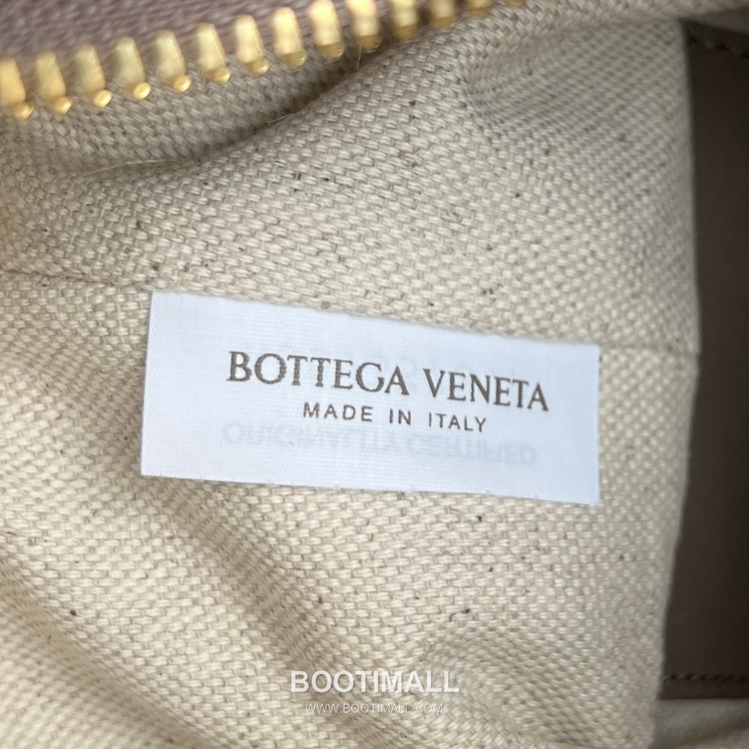 Bottega Veneta Loop Camera Bag Intrecciato Leather Black Crossbody Bag 보테가 베네타 루프 카메라백 인트레치아토 레더 블랙 크로스백 19cm 10