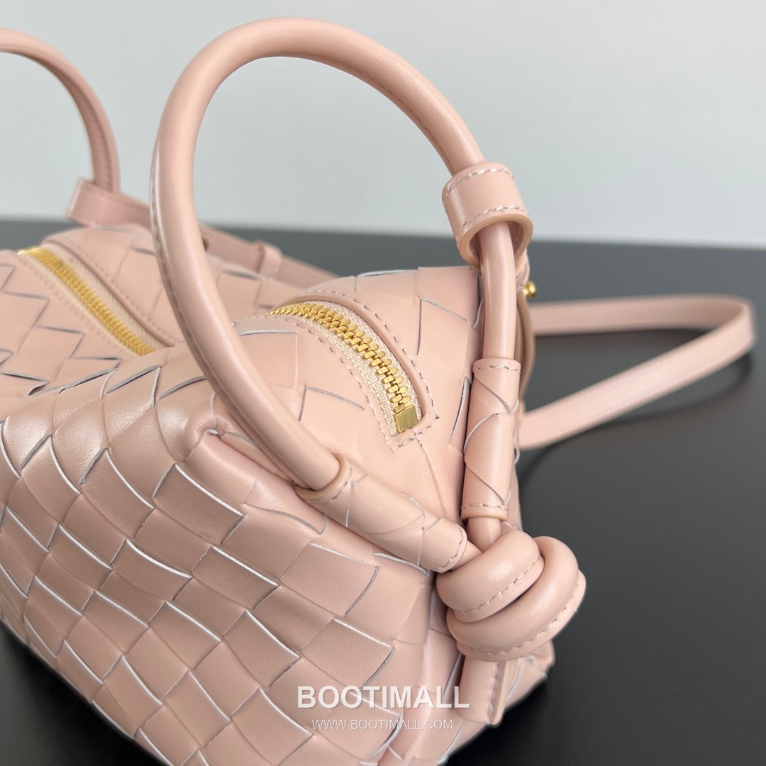 Bottega Veneta Loop Camera Bag Intrecciato Leather Black Crossbody Bag 보테가 베네타 루프 카메라백 인트레치아토 레더 블랙 크로스백 19cm 6