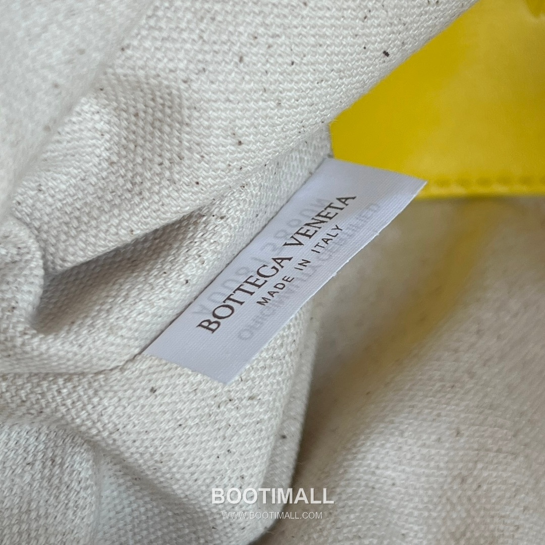 Bottega Veneta Loop Camera Bag Intrecciato Leather Black Crossbody Bag 보테가 베네타 루프 카메라백 인트레치아토 레더 블랙 크로스백 19cm 10