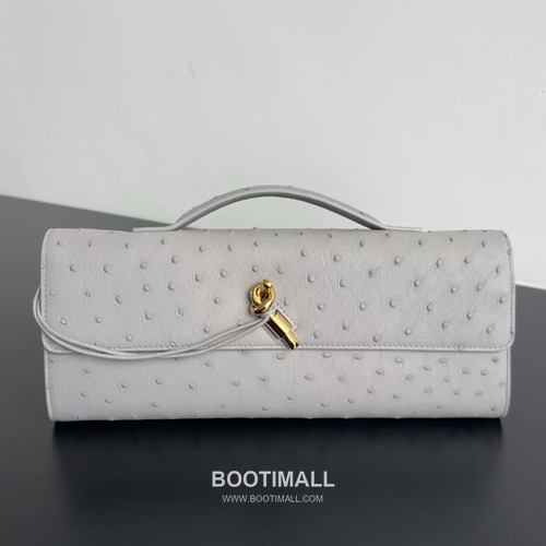 Bottega Veneta Andiamo Clutch Ostrich Leather Pink 보테가 베네타 안디아모 클러치 오스트리치 레더 핑크 31cm 4