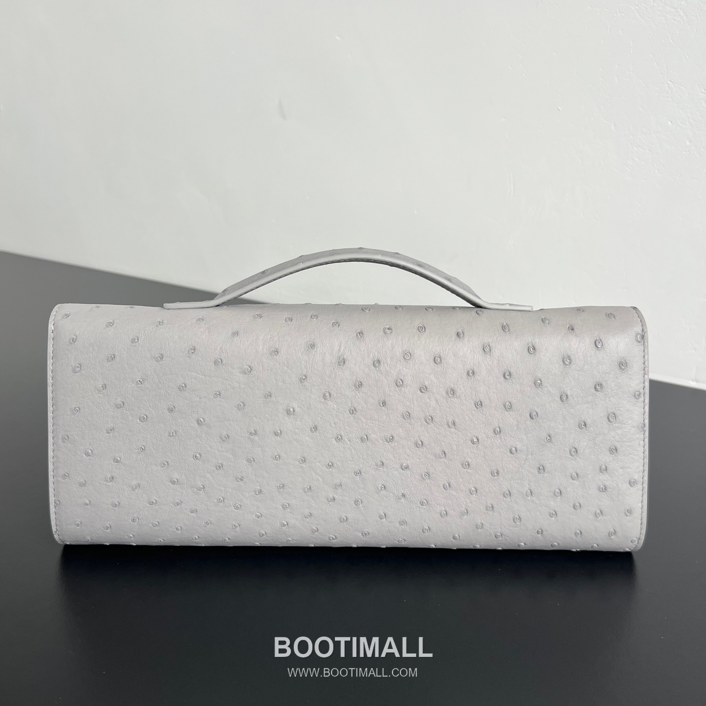 Bottega Veneta Andiamo Clutch Ostrich Leather Pink 보테가 베네타 안디아모 클러치 오스트리치 레더 핑크 31cm 7