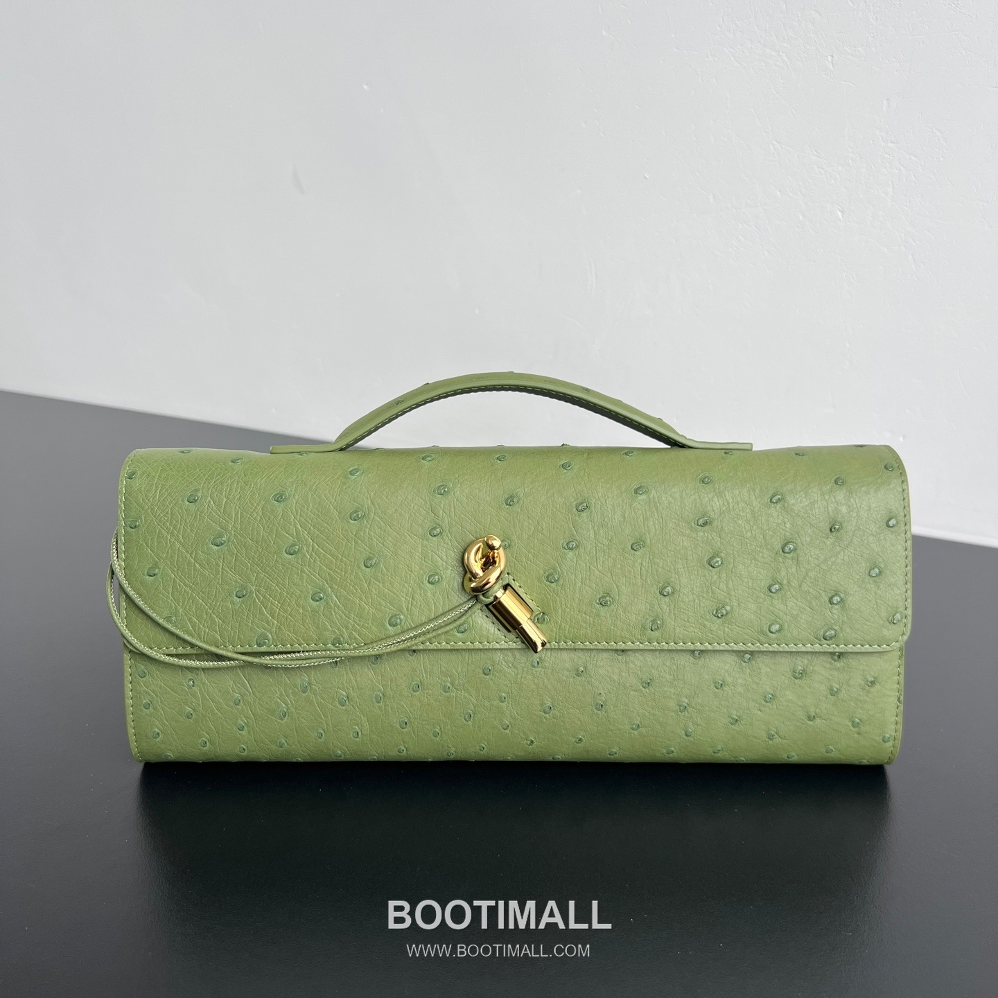 Bottega Veneta Andiamo Clutch Ostrich Leather Pink 보테가 베네타 안디아모 클러치 오스트리치 레더 핑크 31cm 5