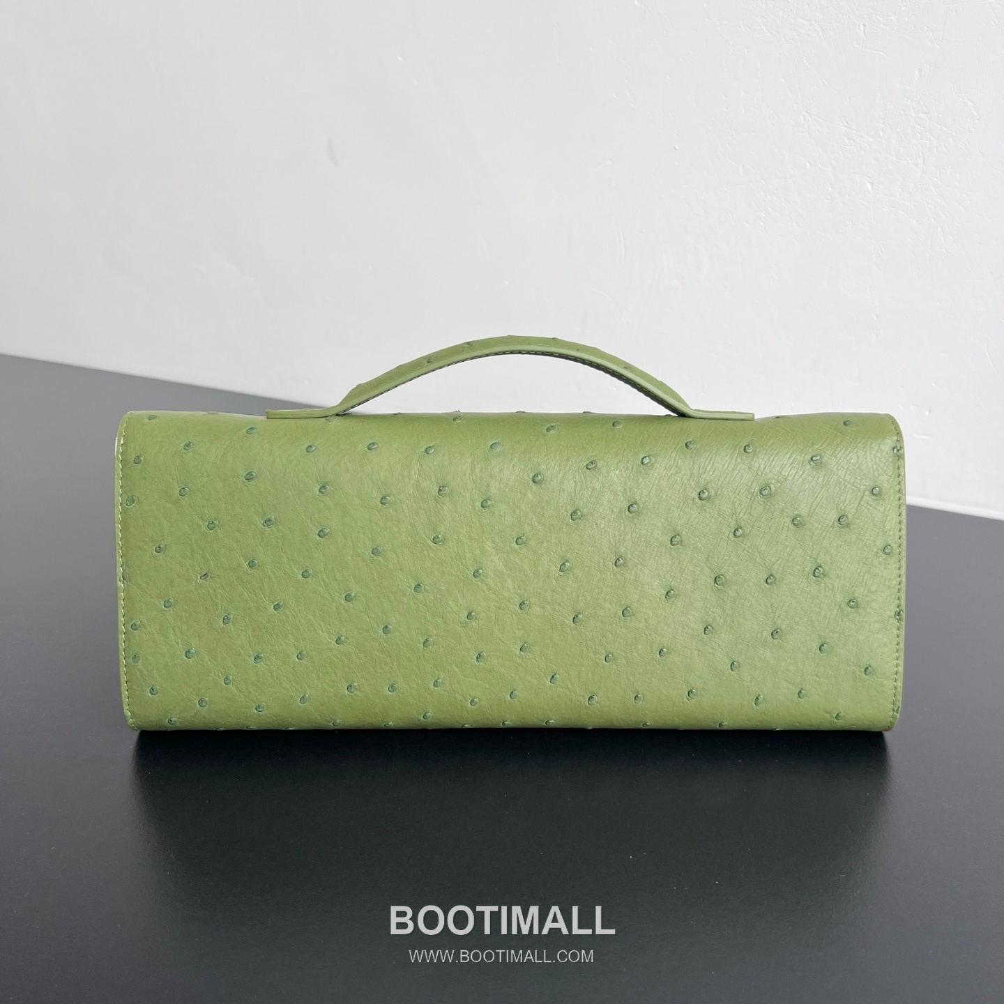 Bottega Veneta Andiamo Clutch Ostrich Leather Pink 보테가 베네타 안디아모 클러치 오스트리치 레더 핑크 31cm 6